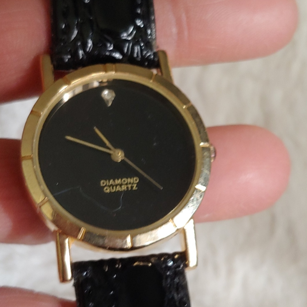 NWOT Diamond Quartz ladies watch
